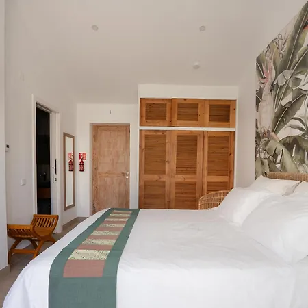 Lagoa House - Breakfast Included ベッド・アンド・ブレックファスト 4*